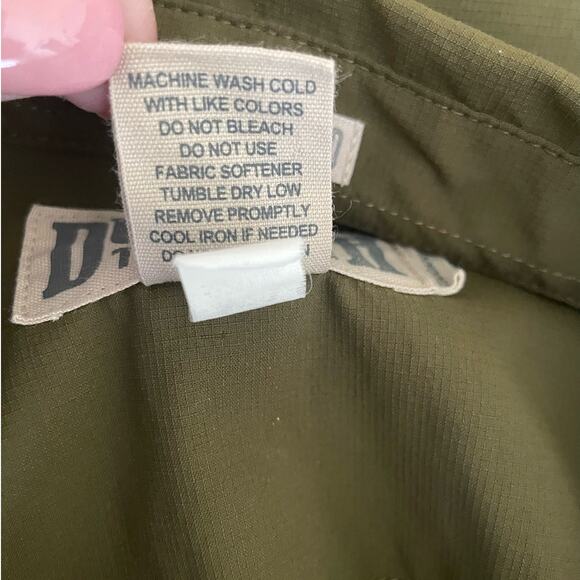 Duluth Trading Co Mens Untucked Shirt M Khaki Button Up Gorpcore Minimalistic - Picture 10 of 12